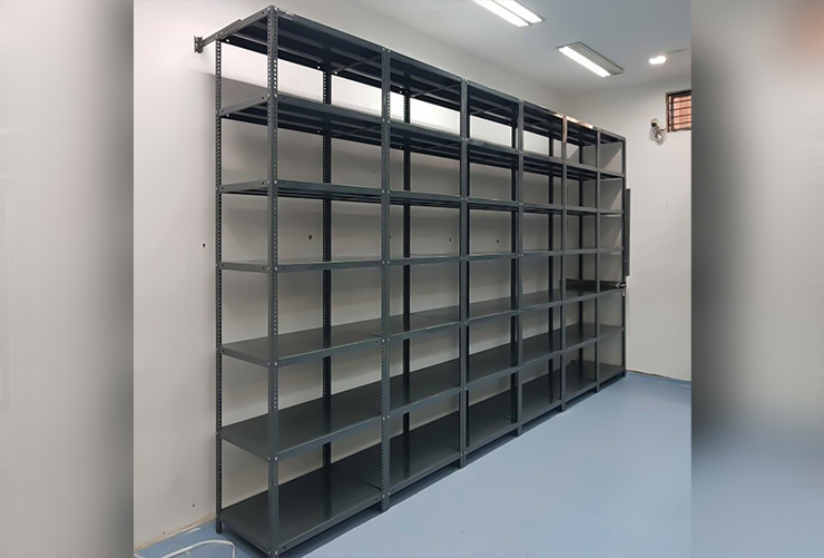 Shoes raker for garments Interior Design