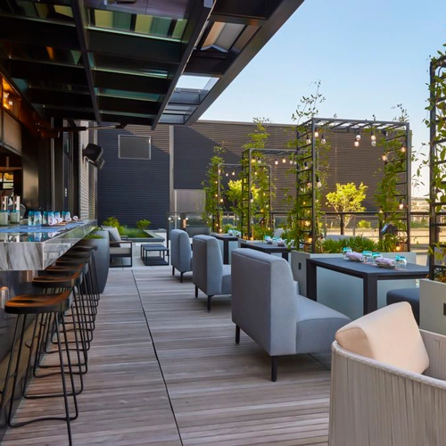Rooftop-Restaurant-Interior-Design